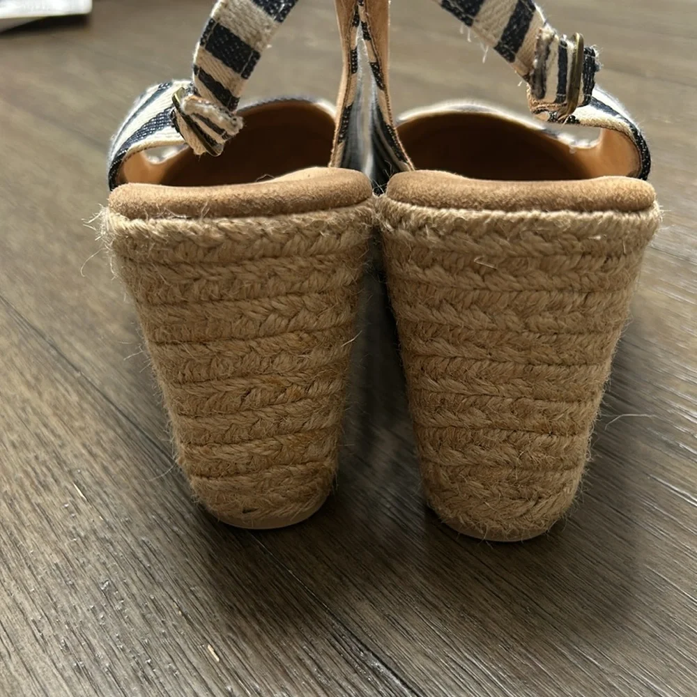 G.H. Bass Women's‎ Emilie Navy/White Stripe Espadrilles Rope Wedge closed toe 11
